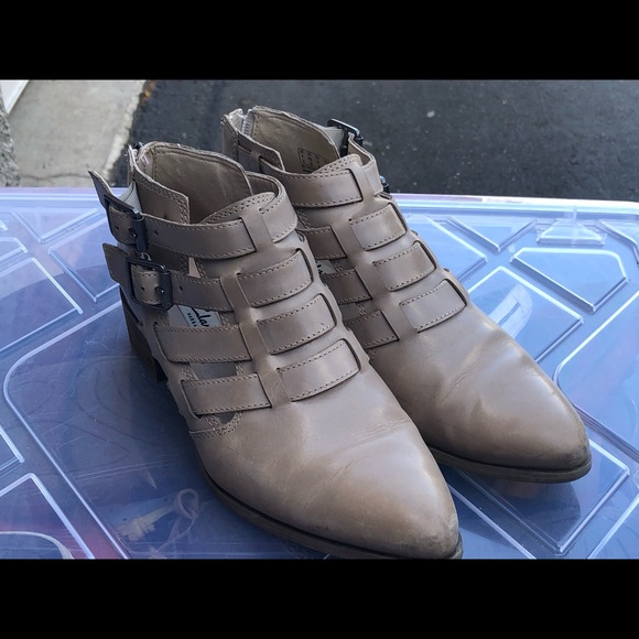 Clarks | Shoes | Clarks Narrative Taupe 